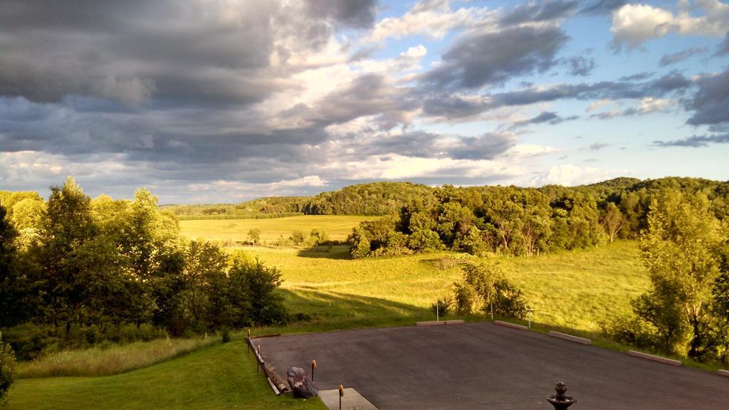 The Meier Inn, A Country Bed & Breakfast Boyceville Экстерьер фото